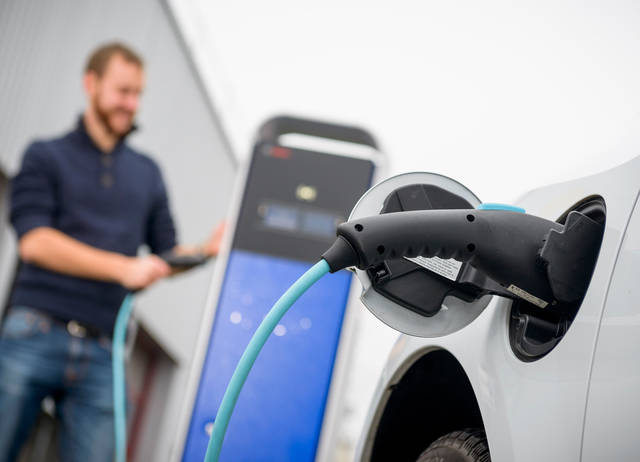 Auto elettriche colonnine nei condomini dal 2018